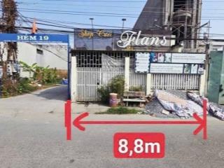 Đất góc 2 mặt đường nguyễn công trứ phường đông hoà  tp dĩ an .