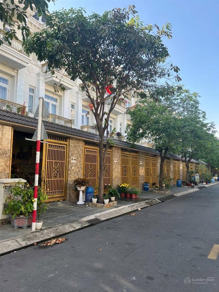 Nhà sổ hoàn công phường đông hoà  tp dĩ an kdc hoàng hùng