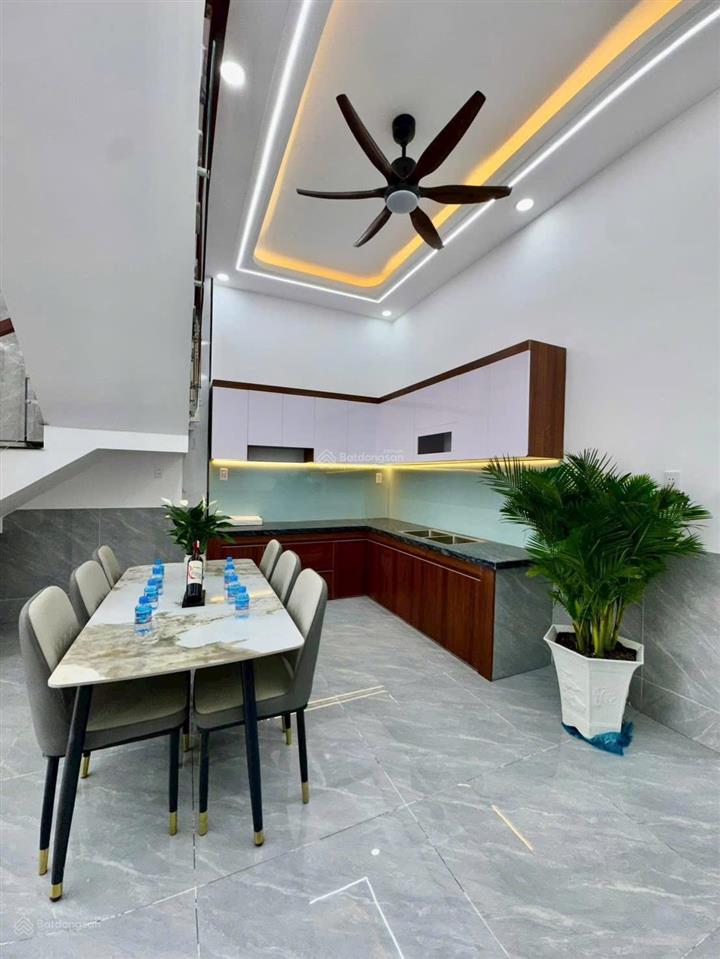 Nhà khu dân cư hội nghĩa  tp tân uyên gần chợ quang vinh 3.