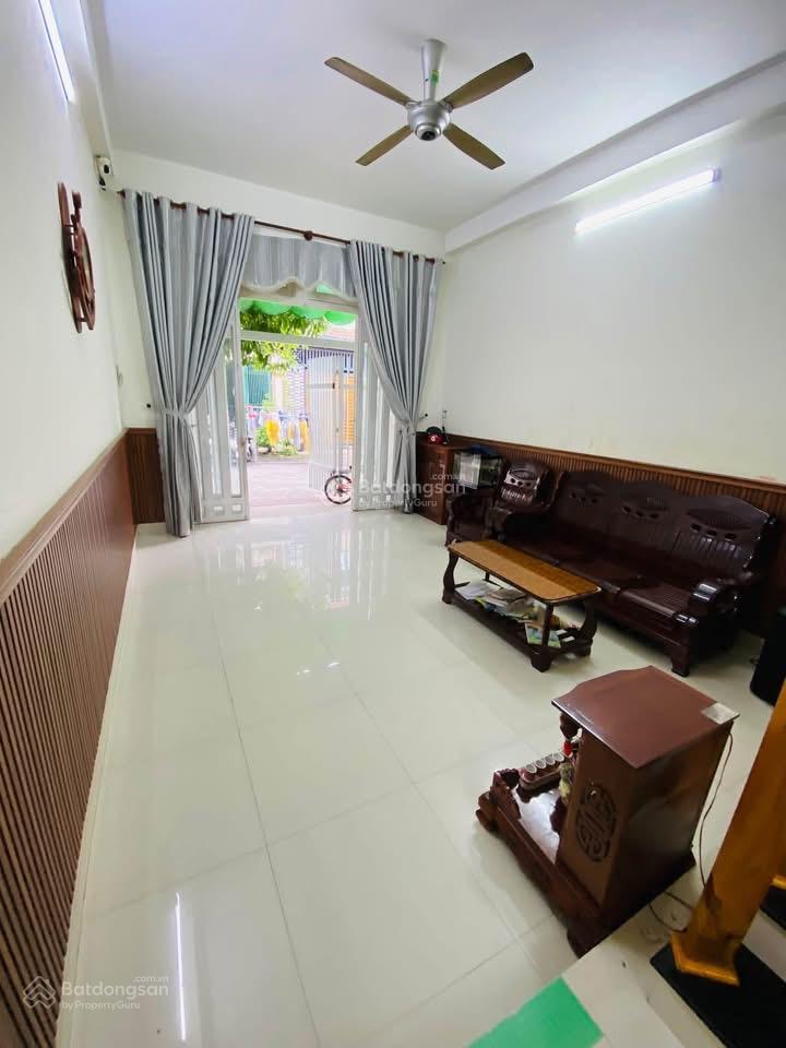 Nhà phường đông hoà, thành phố dĩ an gần sân vận động