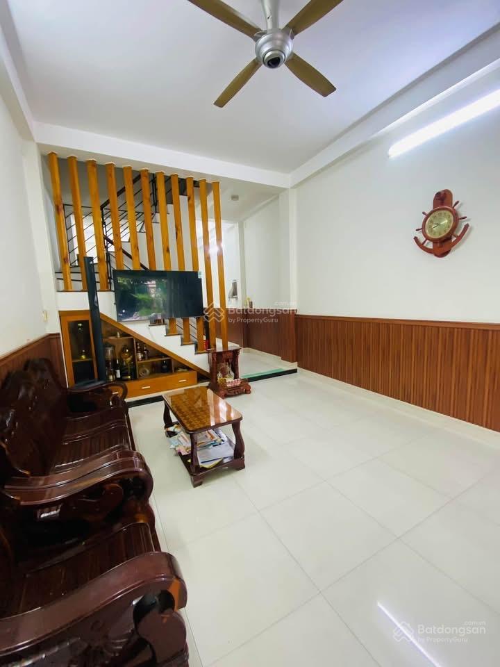 Nhà phường đông hoà, thành phố dĩ an gần sân vận động