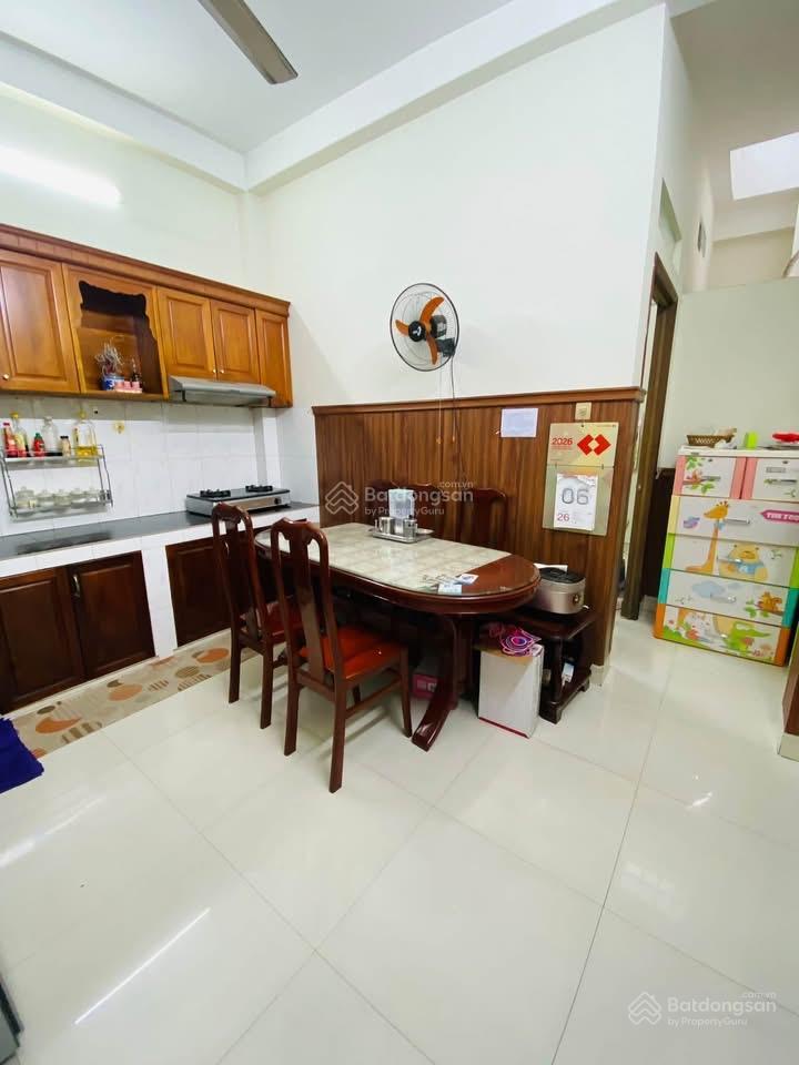 Nhà phường đông hoà, thành phố dĩ an gần sân vận động