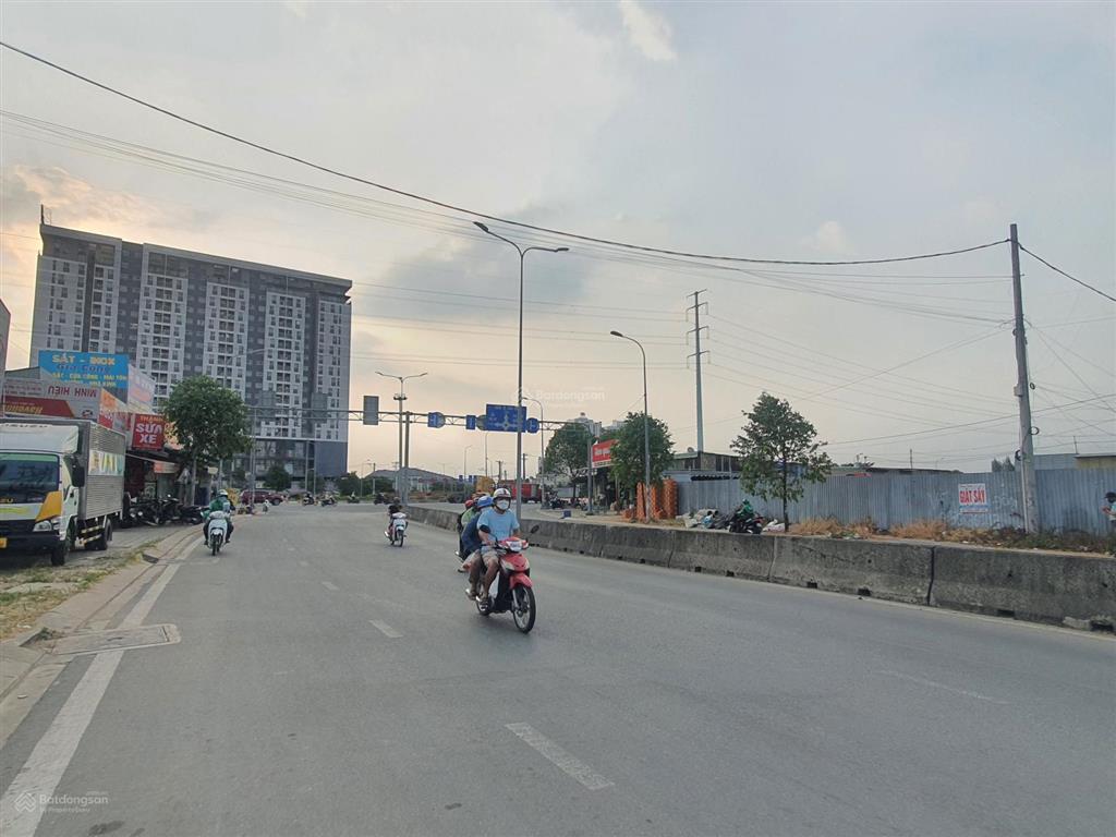 Kẹt tiền cần bán gấp nền biệt thự 240m² (giá tốt)