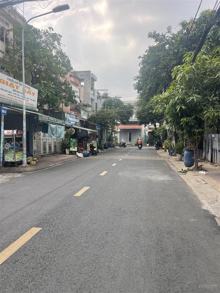 Cần bán nhanh 140m đất mặt tiền đường 185 phước long b quận 9 ngang 5m giá tốt