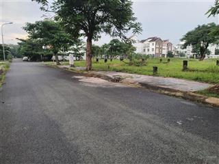 Cần bán nhanh lô góc trục chính khu topia khang điền giá tốt