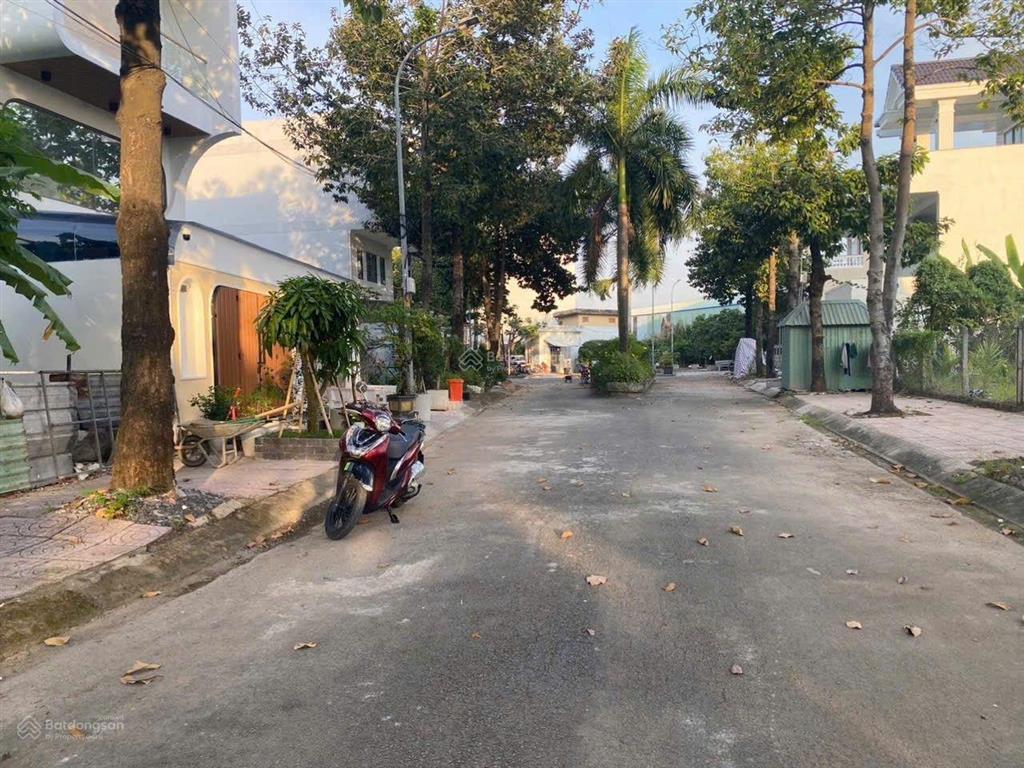 Bán lô đất 100m, một sẹc đường bưng ông thoàn giá 53 triệu/m2