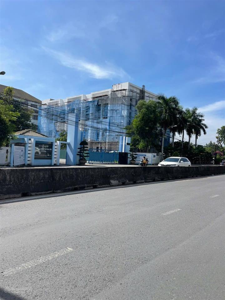 Cần bán nhanh lô 180m2 trục thông thoáng hưng phú giá 76 tr/m2