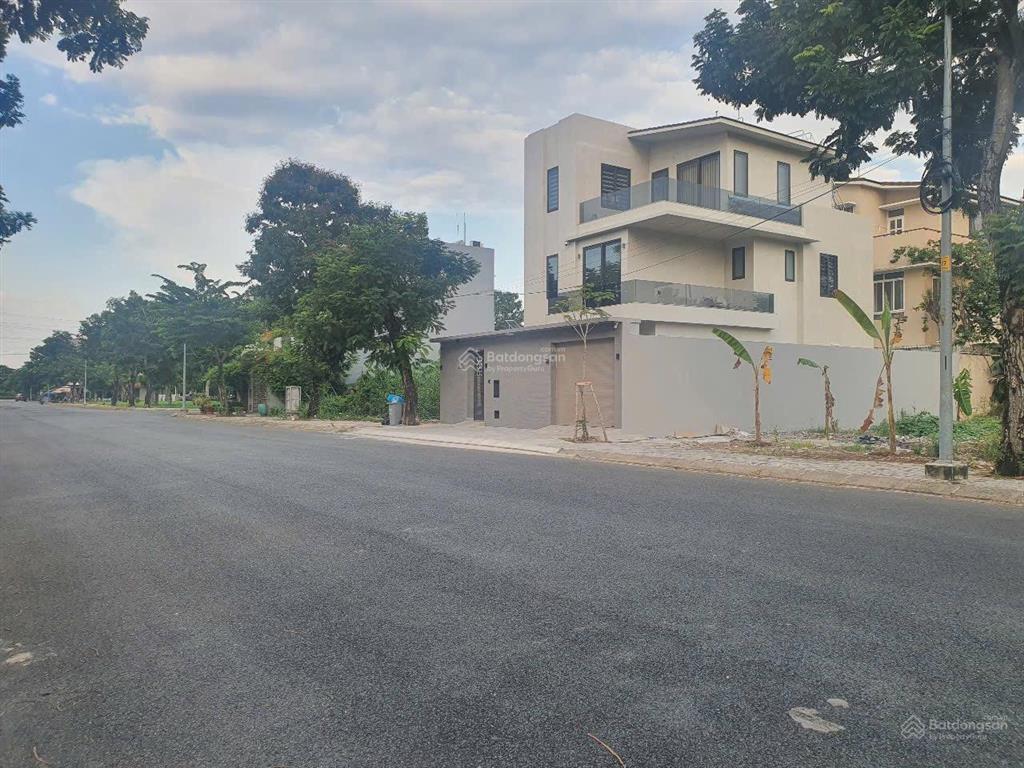 Cần bán nhanh lô 180m2 trục thông thoáng hưng phú giá 76 tr/m2