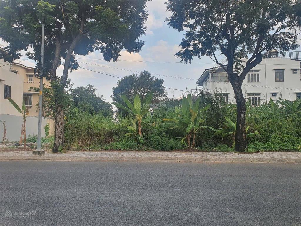 Cần bán nhanh lô 180m2 trục thông thoáng hưng phú giá 76 tr/m2