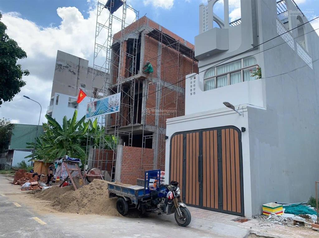 Bán nhanh 53m2 hẻm thông xe hơi 68 bưng ông thoàn, giá 4,95 tỷ / sổ riêng