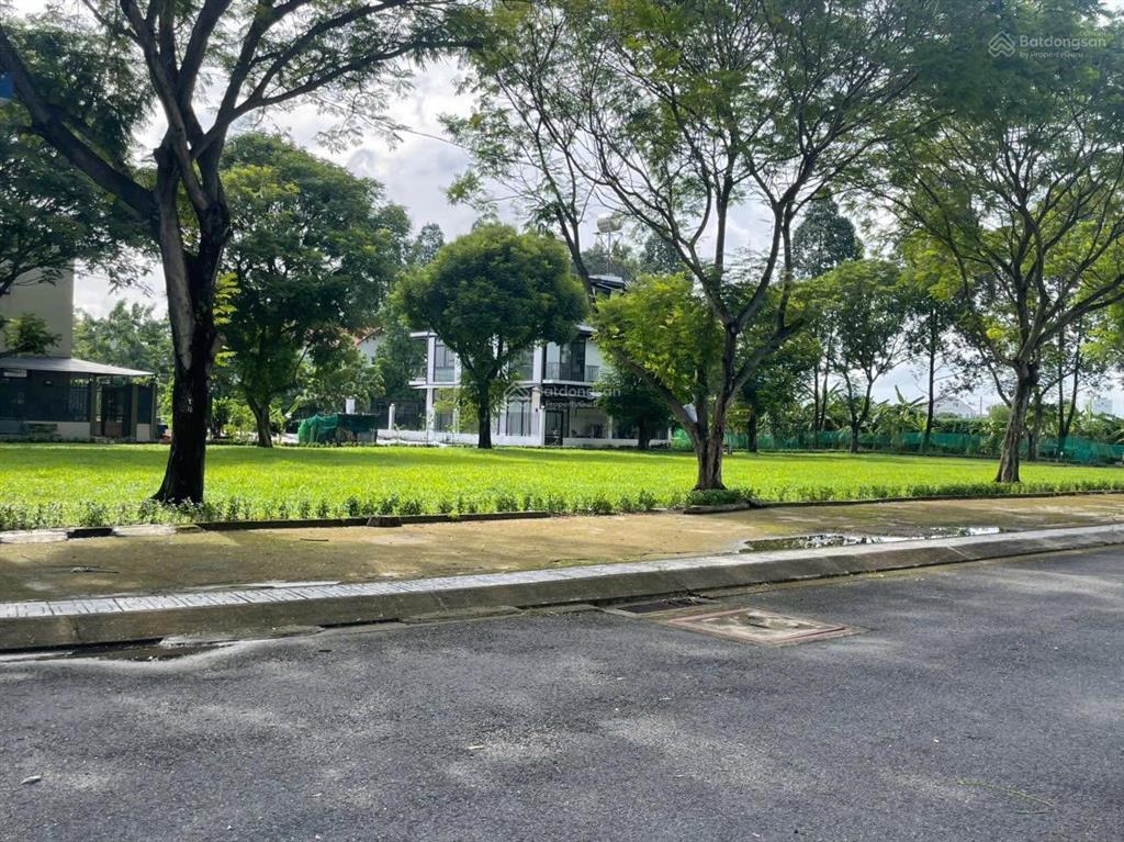 Chủ cần bán nhanh nhà phố 5x18m đối diện công viên merita khang điền đường liên phường