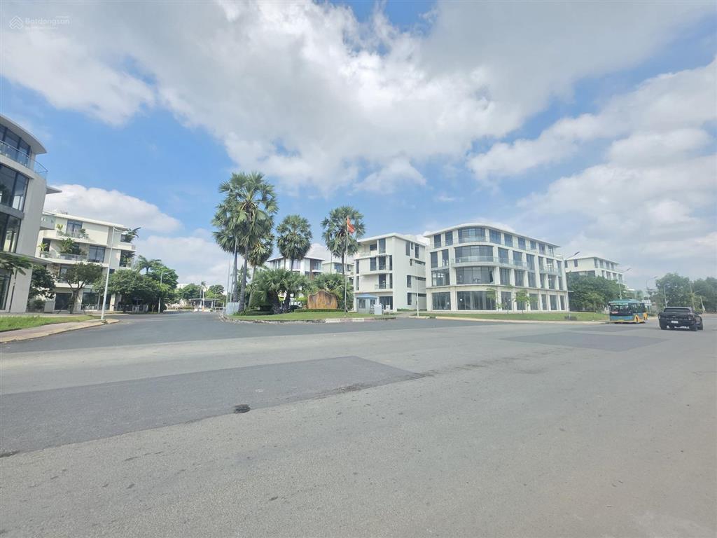 Cần bán lô đất 5x20m khu bưng ông thoàn giá 4.7 tỷ (gần villa park)