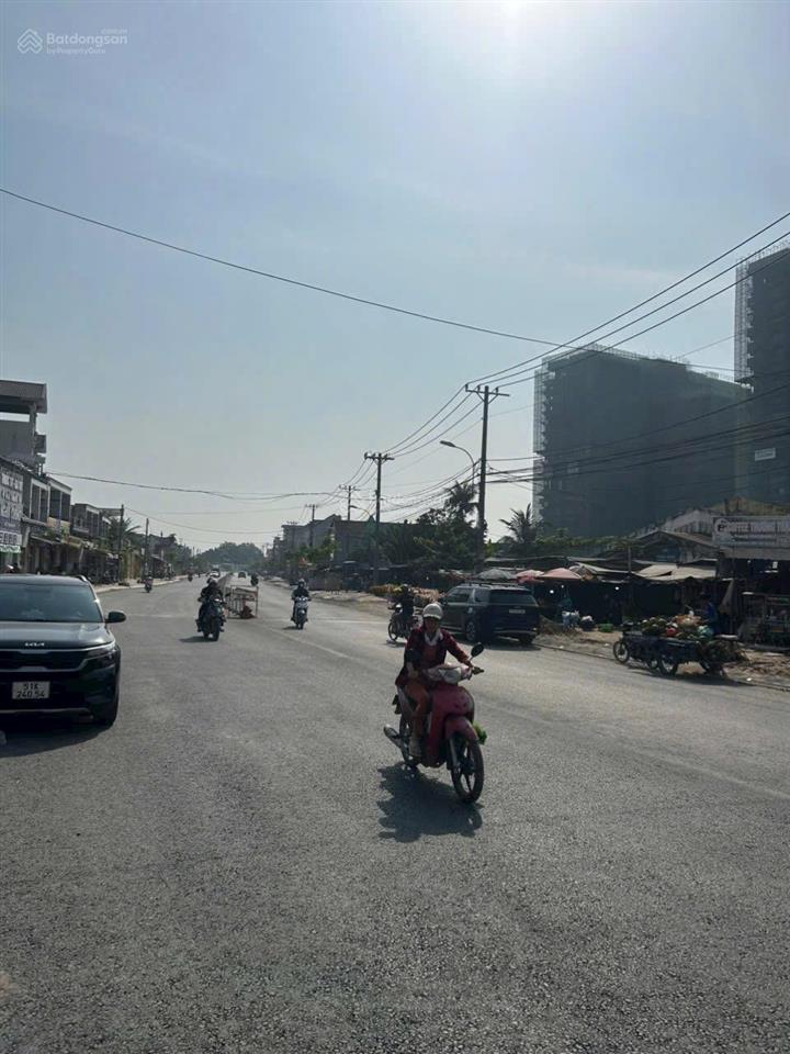 Bán nhanh 220m đất nền xây cao tầng cách lò lu tầm 15m giá tốt