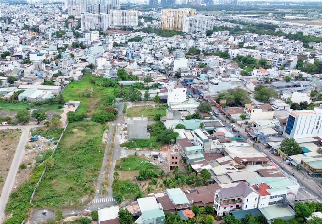 Bán nhanh 90m đất nền trục 12m quận 2 giá 7,9 tỷ/ sổ riêng