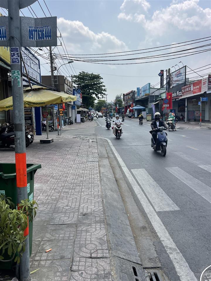 Bán nhanh 166m2 đất nền mặt tiền đường nguyễn văn tăng giá tốt / sổ riêng