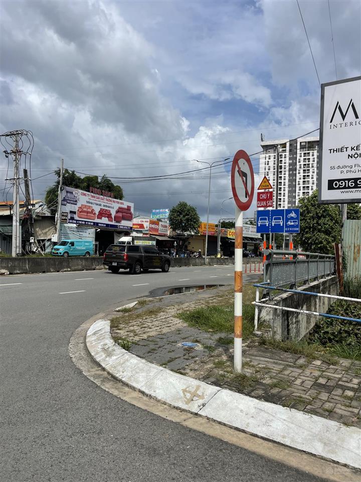 Bán nhanh 324m ngang 18m , ngay bưng ông thoàn giao liên phường quận 9 giá tốt