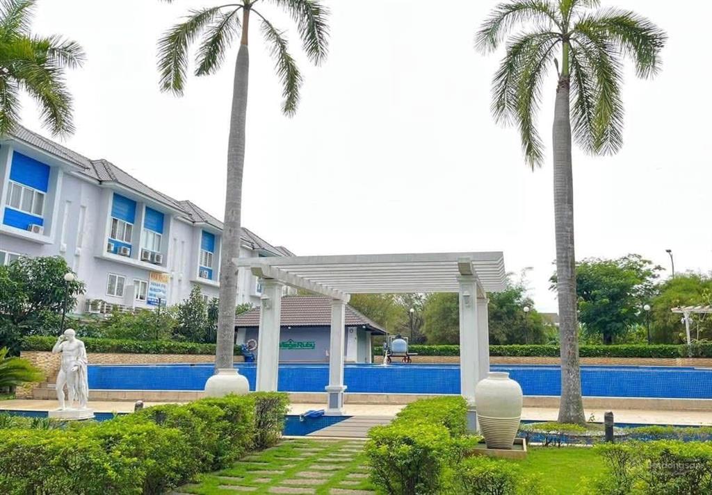 Bán nhanh nhà phố 1 trệt 2 lầu khang điền đường liên phường quận 9 giá tốt