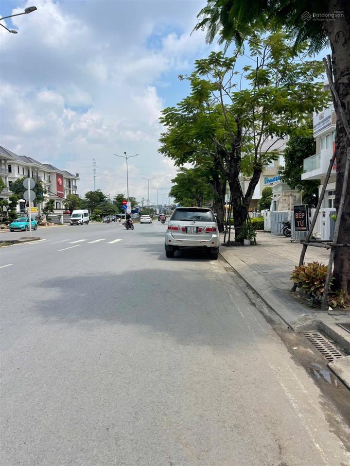 Cần bán nhanh 200m2 đất nền liên phường, quận 9 view công viên giá tốt