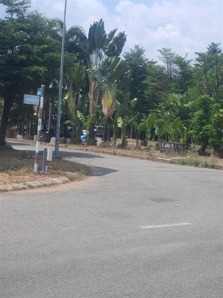 Cần bán nhanh 200m2 đất nền liên phường, quận 9 view công viên giá tốt