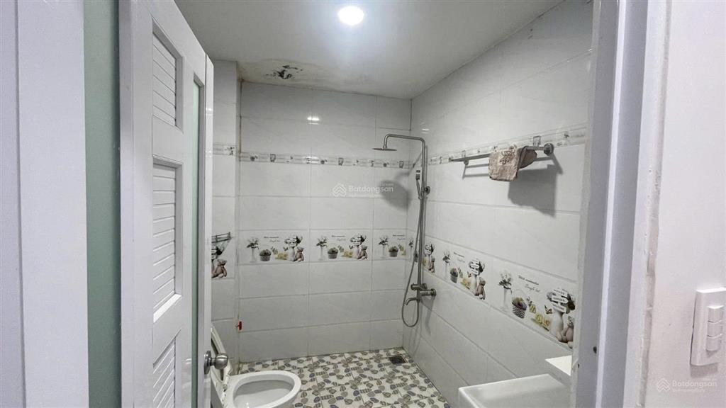 Chính chủ cần bán nhanh căn hộ dịch vụ khu liên phường, giáp global city, quận 2, giá tốt