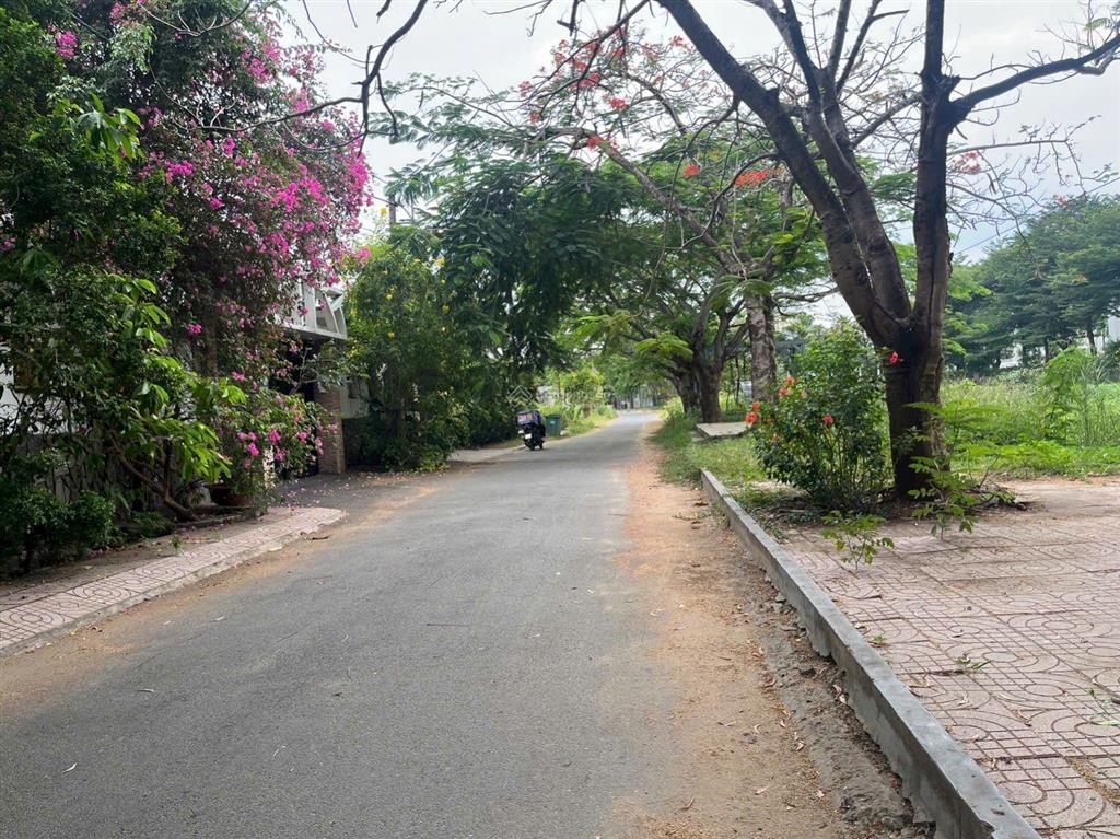 Cần bán lô đất 7x26m khu đại học bách khoa giá 11.99 tỷ