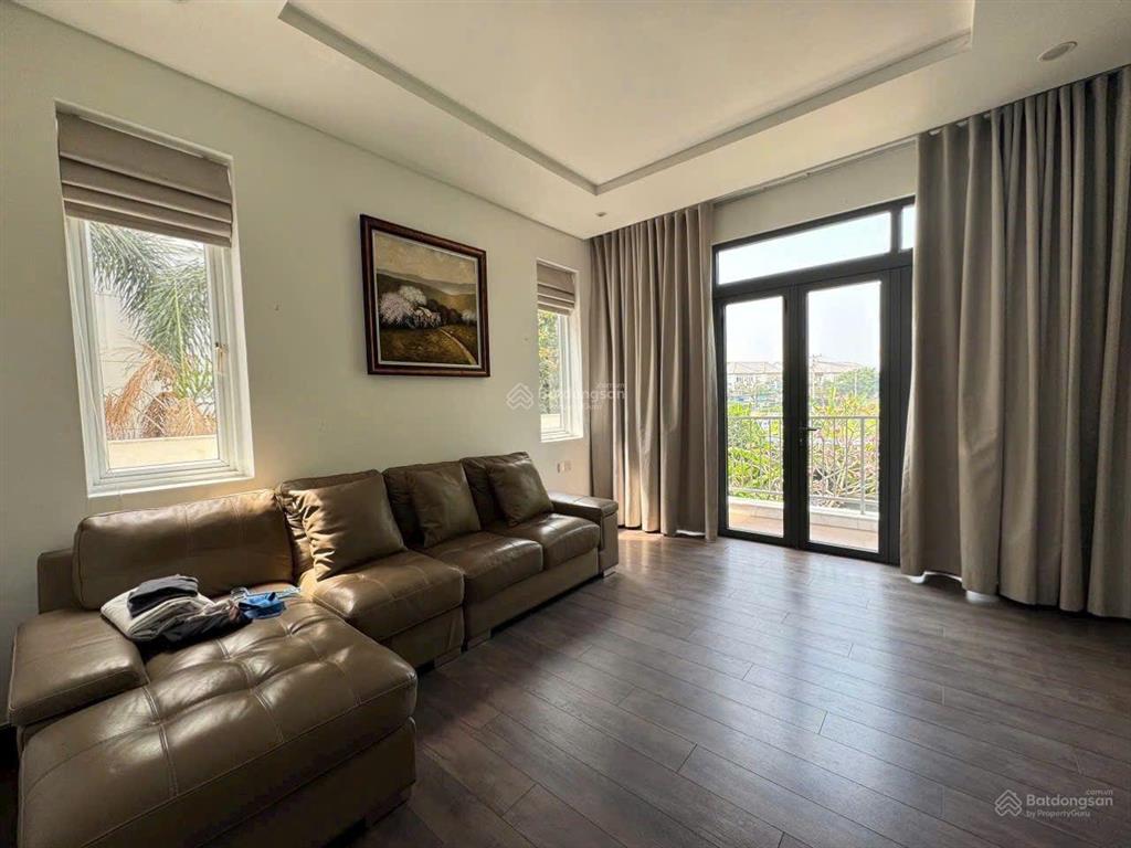 Bán căn biệt thự 180m2 khu dân cư liên phường, giá 22.5 tỷ (sổ sẵn)