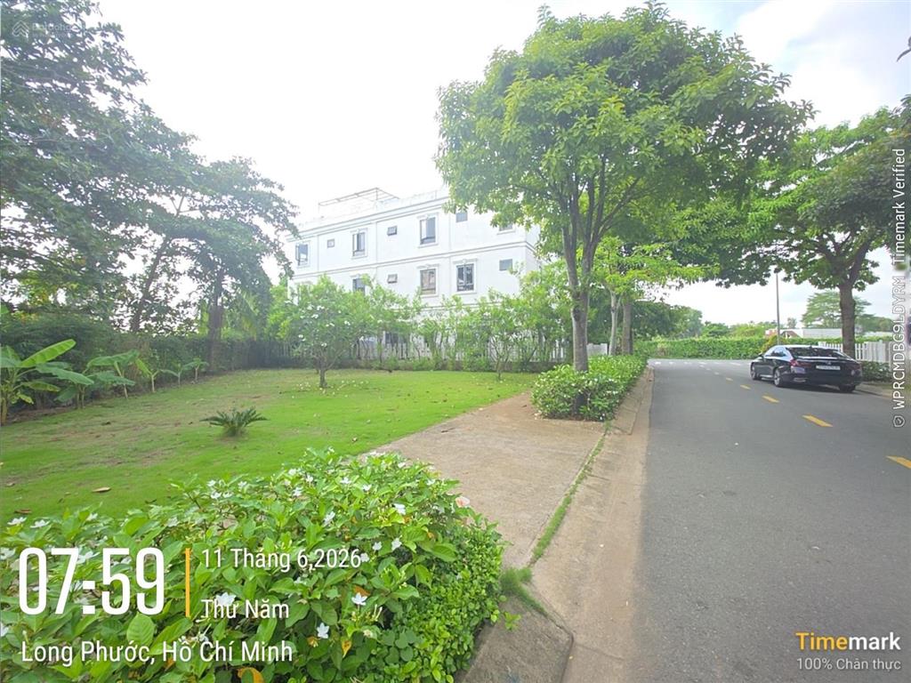Bán căn biệt thự song lập đối diện công viên khu dân cư sim city (ngang 8m)