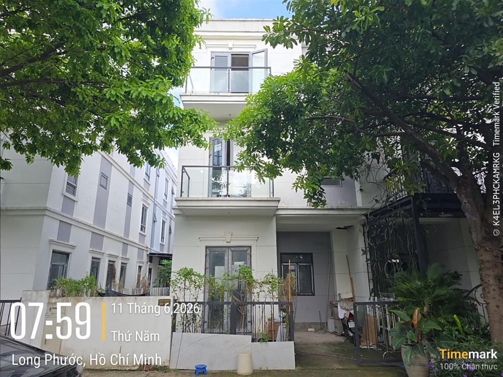 Bán căn biệt thự song lập đối diện công viên khu dân cư sim city (ngang 8m)