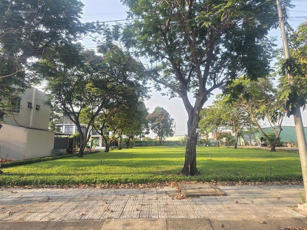Bán đất biệt thự 200m ngay công viên nam long (giá 70 triệu/m)