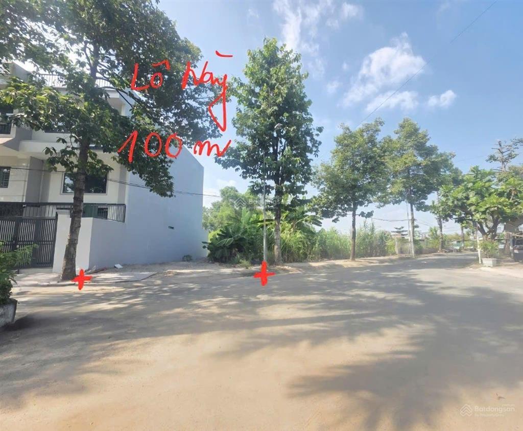 Bán lô đất 100m2 một sẹc bưng ông thoàn, giá 4.5 tỷ