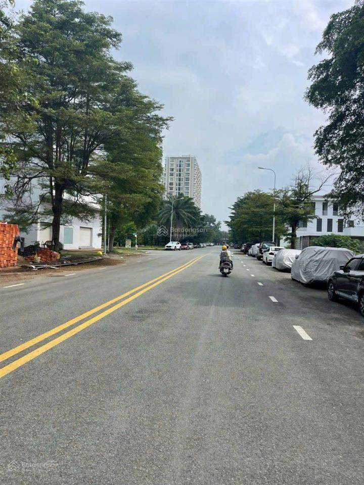 Bán nhanh lô đất biệt thự 240m2 khu dân cư nam long, giá 71 triệu/m2
