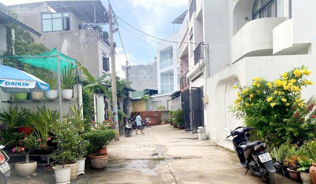 Bán lô đất 60,4m2 một sẹc bưng ông thoàn, giá 4,25 tỷ