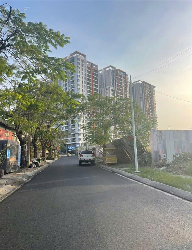 Bán lô đất 135m2 đường liên phường, giá 58.5 triệu/m2 (sổ sẵn)