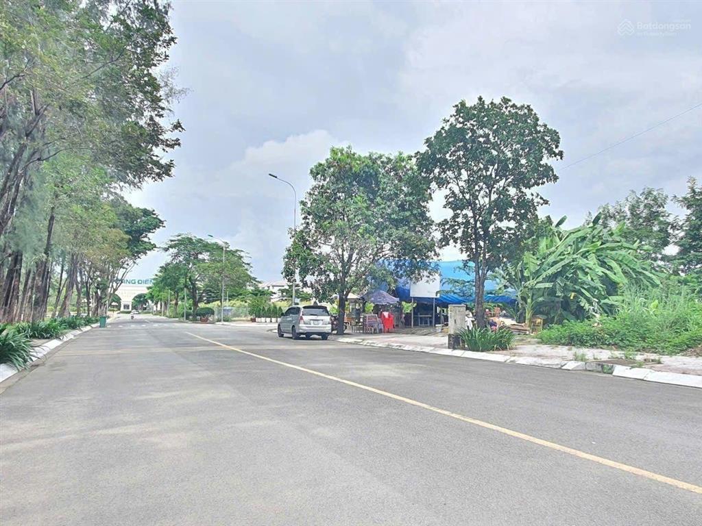 Bán lô đất 135m2 đường liên phường, giá 58.5 triệu/m2 (sổ sẵn)