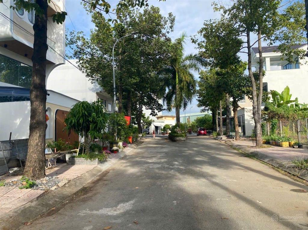 Bán nền đất 100m2 một sẹc đường bưng ông thoàn giá 5.290 tỷ