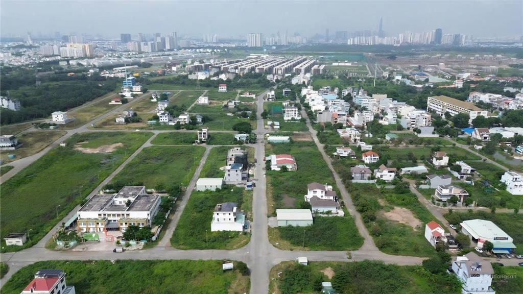 Bán lô đất 369,5m khu dân cư phú nhuận đường liên phường giá 62 triệu