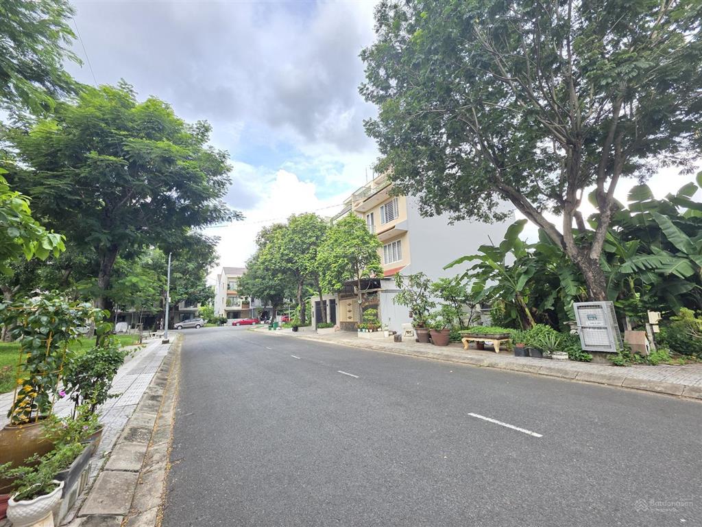 Bán lô đất 185m2 trục đường 16m, khu dân cư hưng phú giá 73 triệu/m2