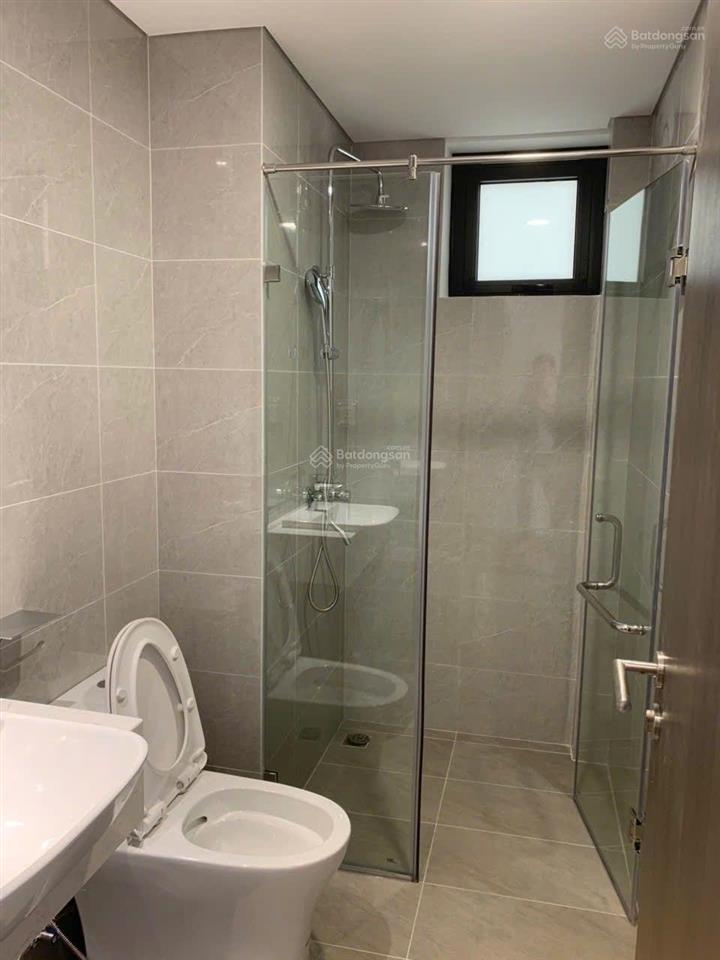 Cho thuê căn 2 ngủ, dt 65m2, nội thất mới 100% tại fpt plaza 3