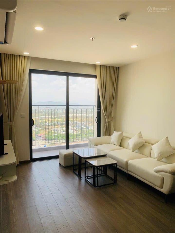 Cho thuê căn 2 ngủ, dt 65m2, nội thất mới 100% tại fpt plaza 3