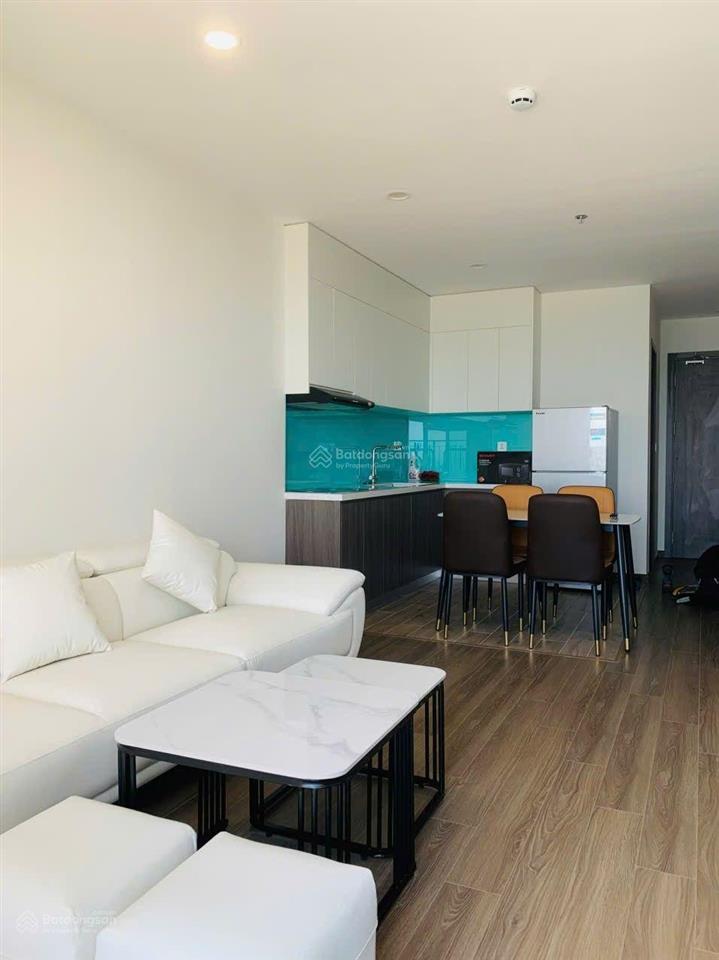 Cho thuê căn 2 ngủ, dt 65m2, nội thất mới 100% tại fpt plaza 3