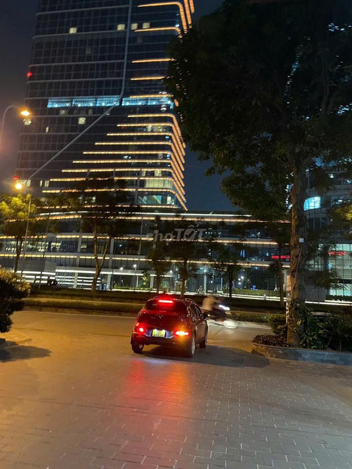 Căn chung cư cao cấp, vị trí trung tâm, ban công view hồ nước