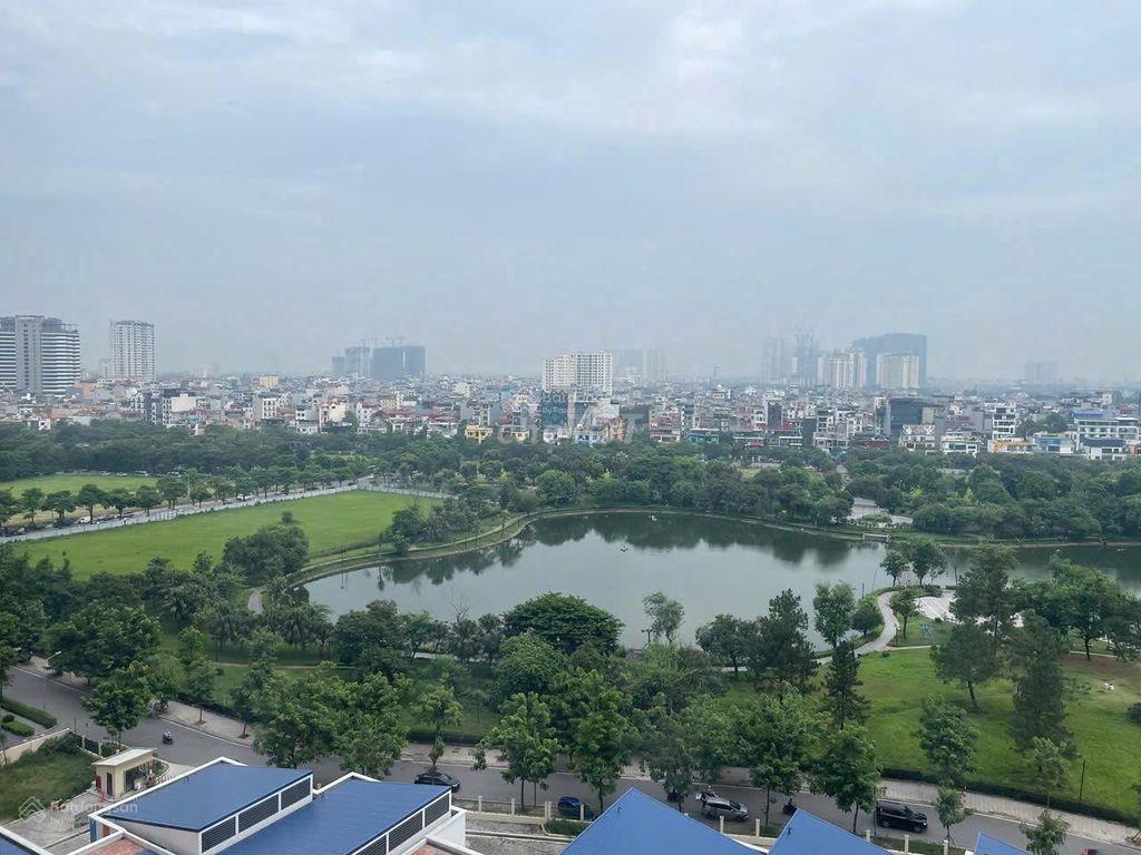 Căn chung cư cao cấp, vị trí trung tâm, ban công view hồ nước