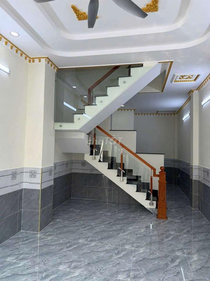 nhà trệt 2 lầu sân thượng mói tinh 13tr - gần aeon mall tân phú