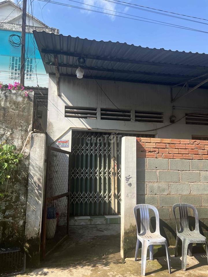 Cần bán kiot mặt tiền đường rộng rãi. Gần Go Dĩ An