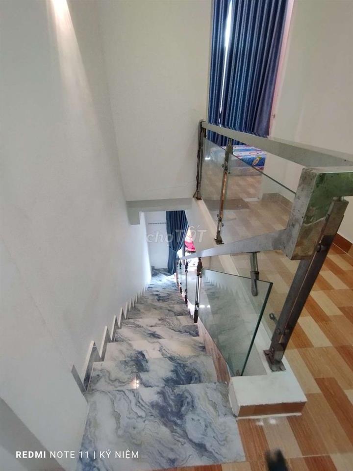 Bán nhà đẹp , xây chắc chắn Dt 4 x 18 , Sổ Hồng Riêng, Chính Chủ
