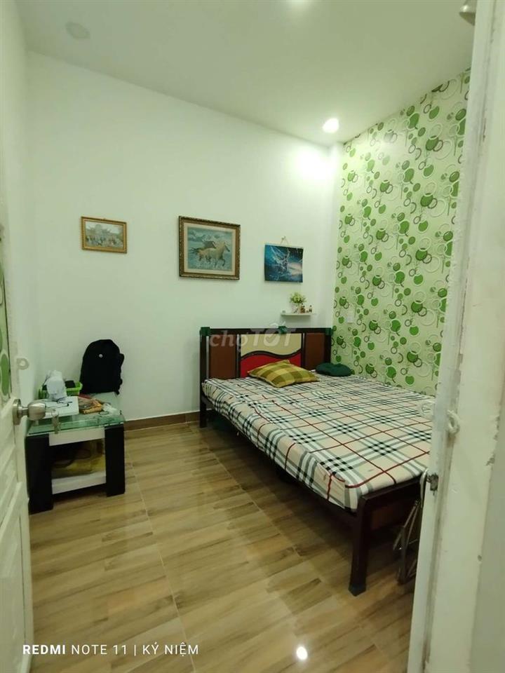 Bán nhà đẹp , xây chắc chắn Dt 4 x 18 , Sổ Hồng Riêng, Chính Chủ