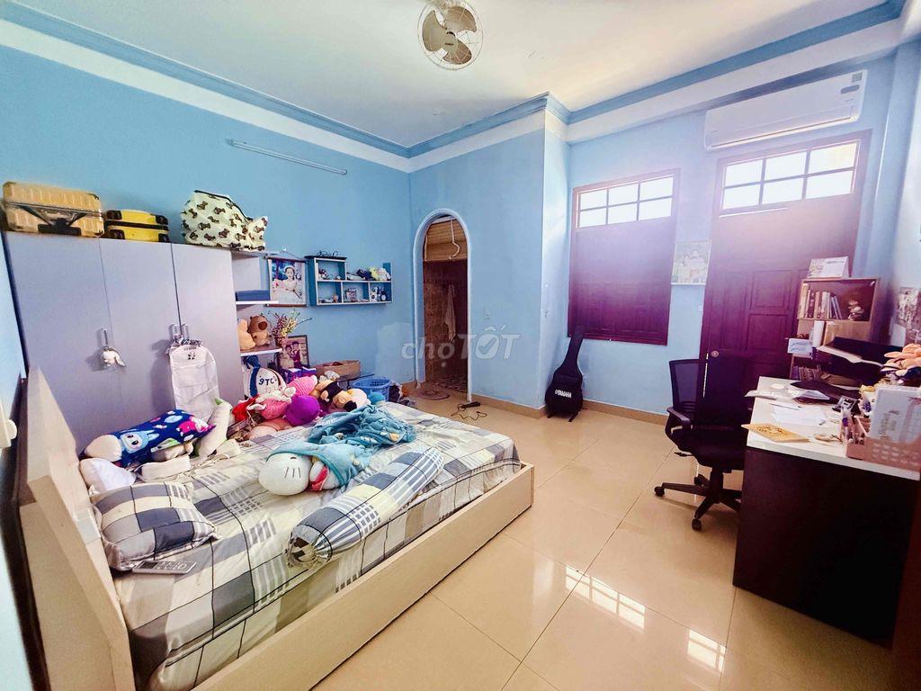 Bán nhà Quận 7 chính chủ 5x18m 4 tầng 4PN ngay Phú Mỹ Hưng giá tốt