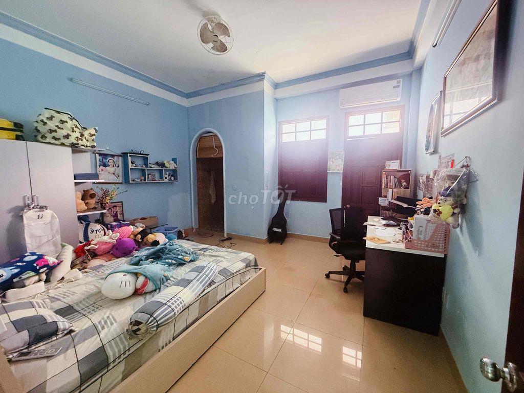 Bán nhà Quận 7 chính chủ 5x18m 4 tầng 4PN ngay Phú Mỹ Hưng giá tốt