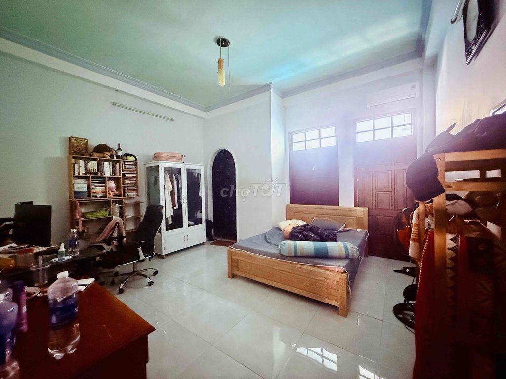 Bán nhà Quận 7 chính chủ 5x18m 4 tầng 4PN ngay Phú Mỹ Hưng giá tốt