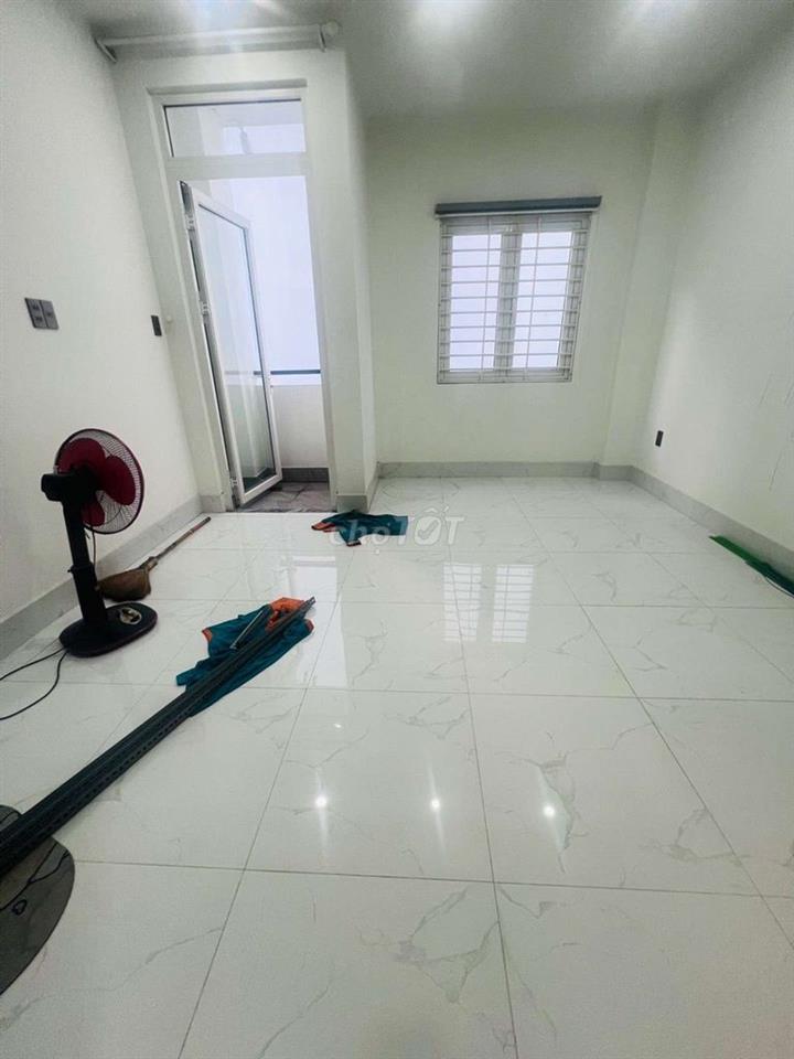 🔥 NHÀ CẠNH ĐẦM SEN –NHÀ 4 TẦNG - 5PN - HXH -- DTCN 60m2 - Nhĩn 6 TỶ 🏡